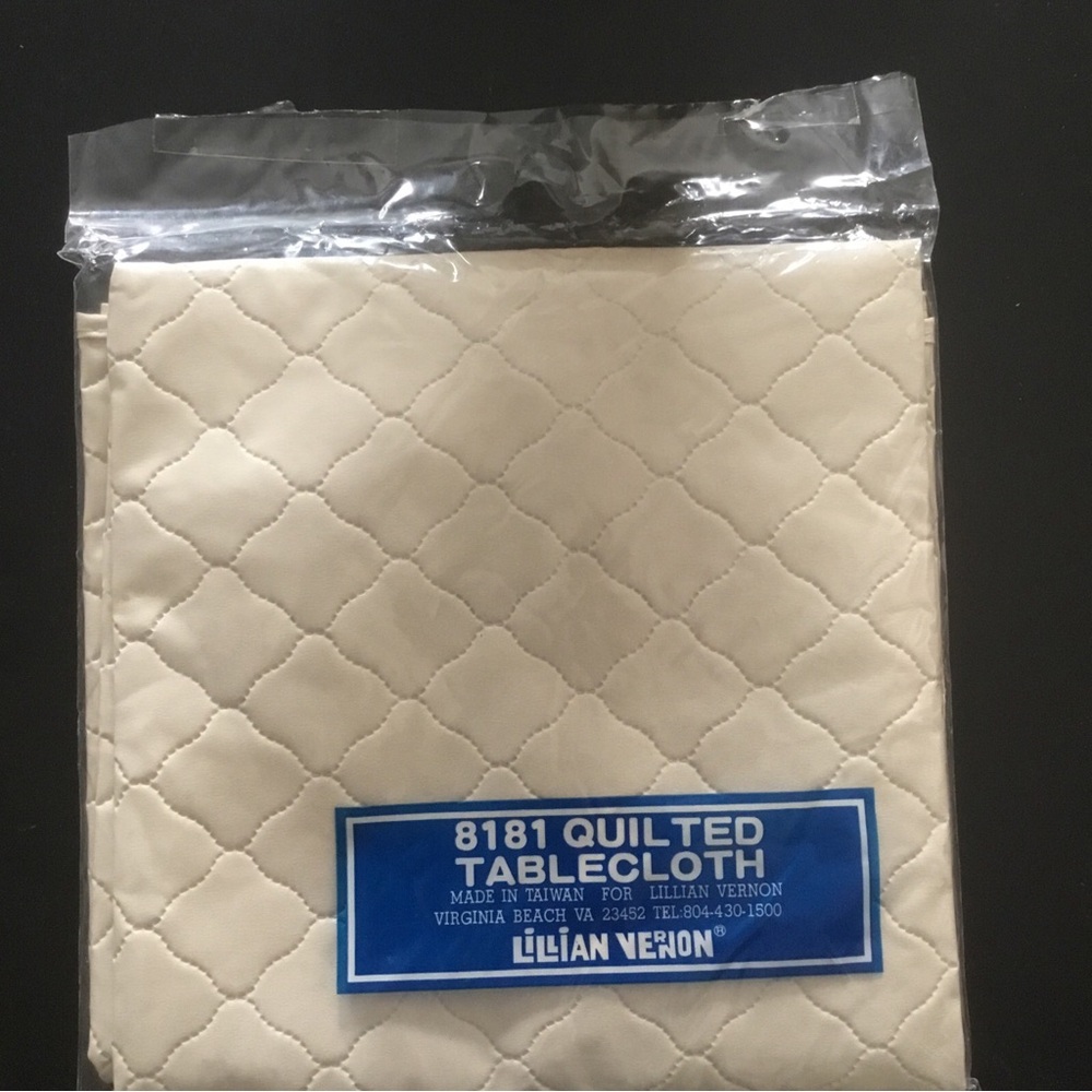 VTG Quilted Card Table Cover Snap On Beige 8181 Vinyl NEW Lillian Vernon 39”